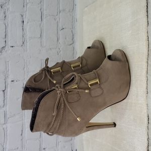 Andargo Open Toe Booties